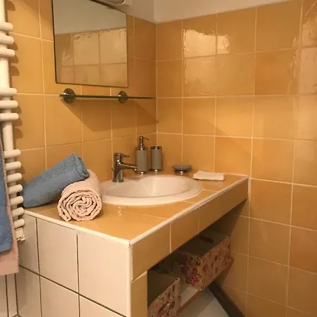 Apartment Agreable Maison De Village Provencal Volx